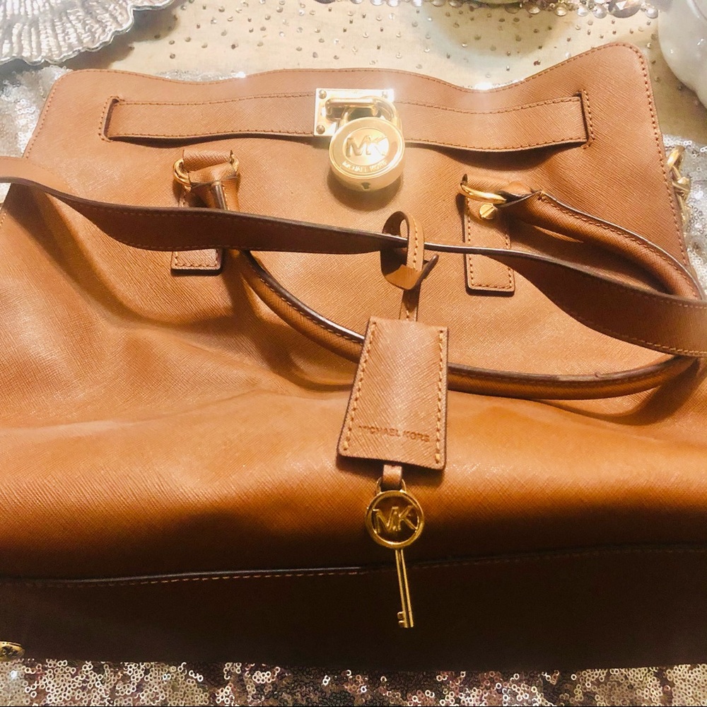 Michael Kors Large Hamilton Tote lock & key cognac
